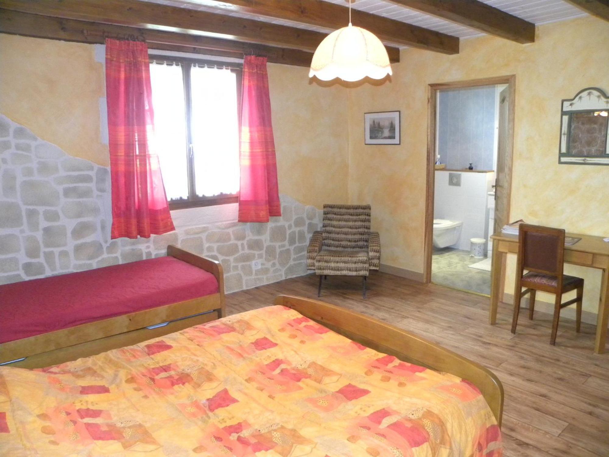 Auberge Les Volpilieres Bed and Breakfast Ruynes-en-Margeride Εξωτερικό φωτογραφία