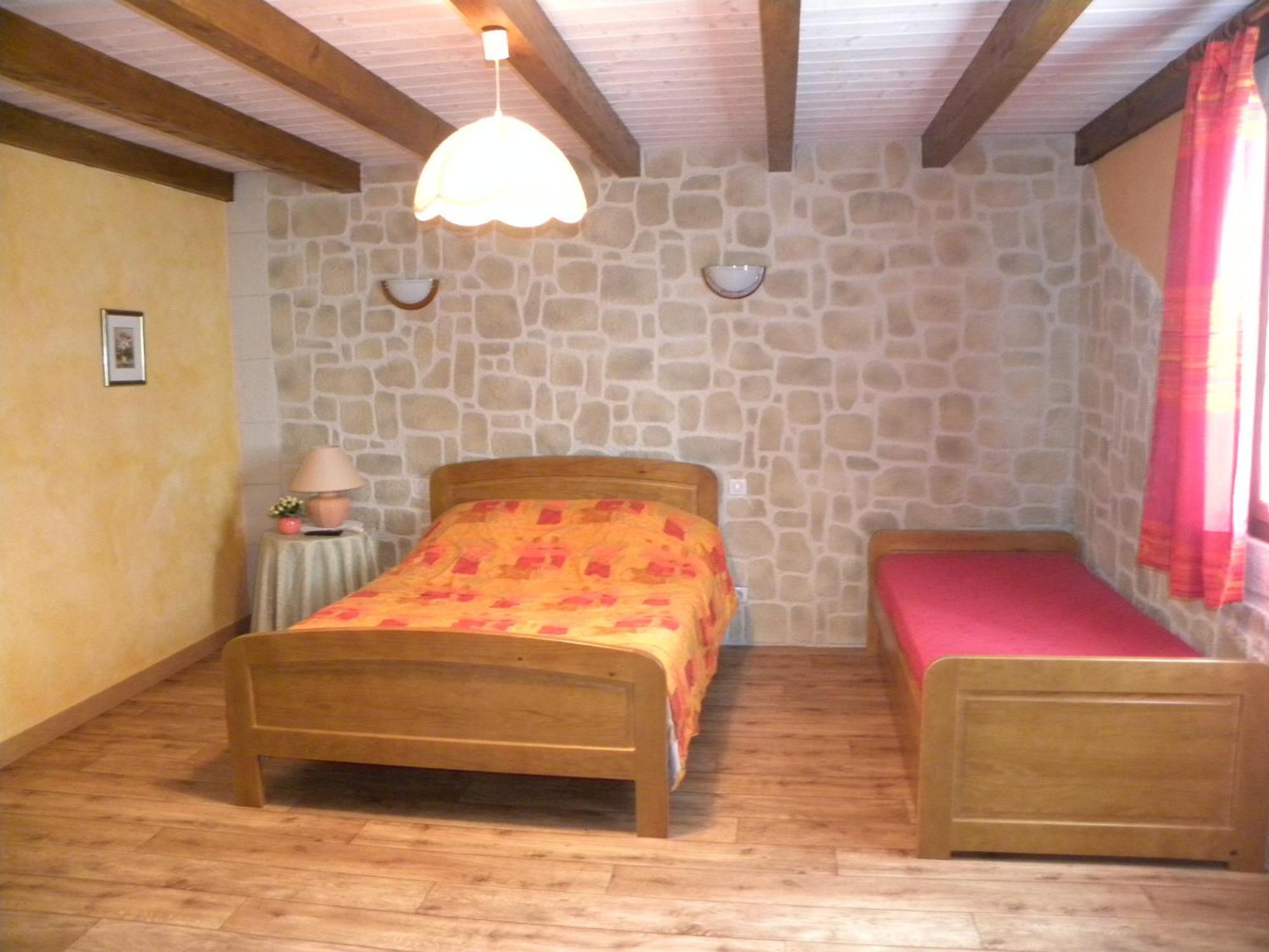 Auberge Les Volpilieres Bed and Breakfast Ruynes-en-Margeride Εξωτερικό φωτογραφία