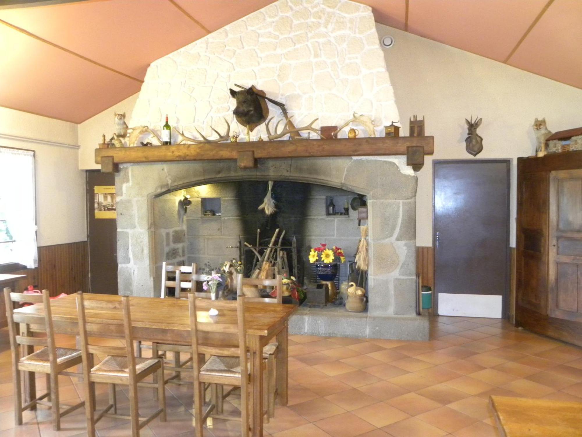 Auberge Les Volpilieres Ruynes-en-Margeride Εξωτερικό φωτογραφία