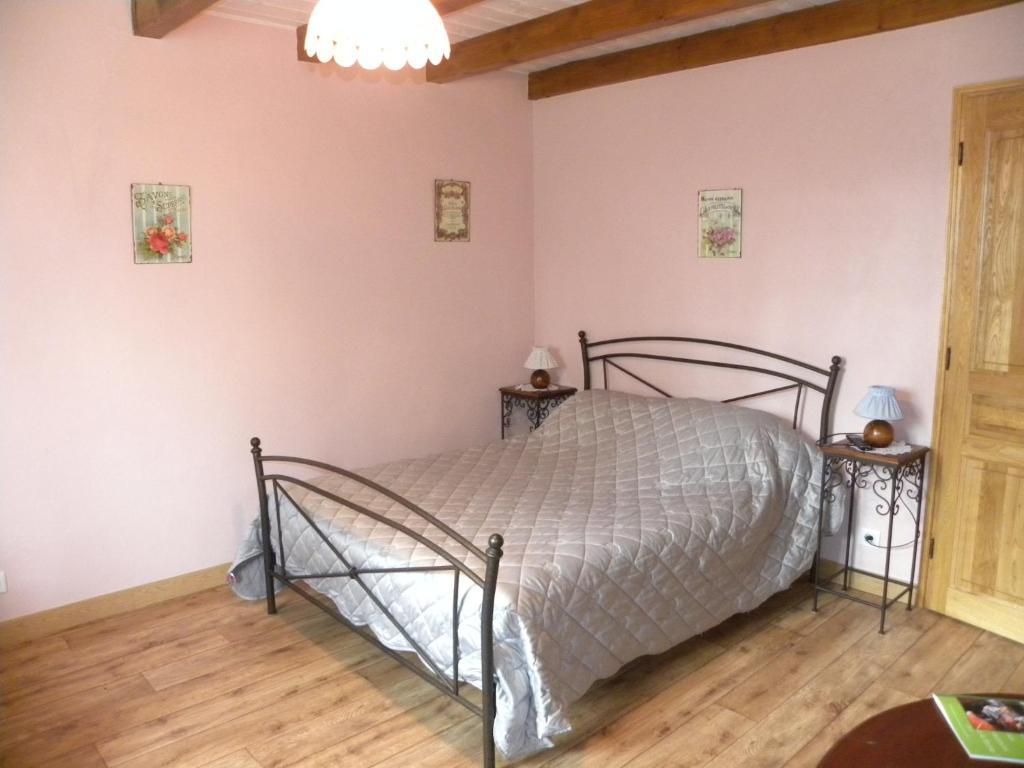 Auberge Les Volpilieres Ruynes-en-Margeride Δωμάτιο φωτογραφία